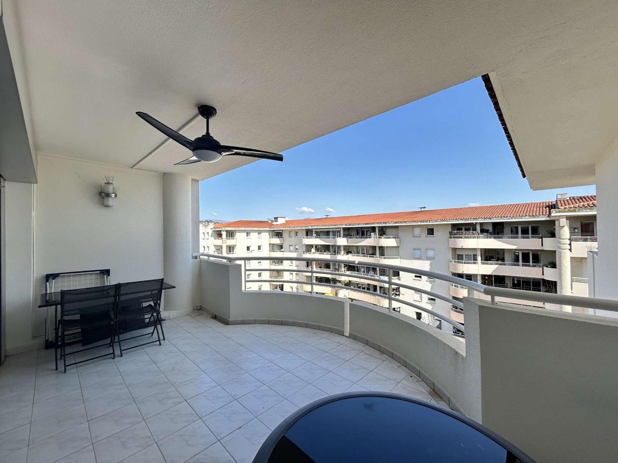 Juan Les Pins, 2 Pièces, 4 Personnes - Fr-1-252-169 *