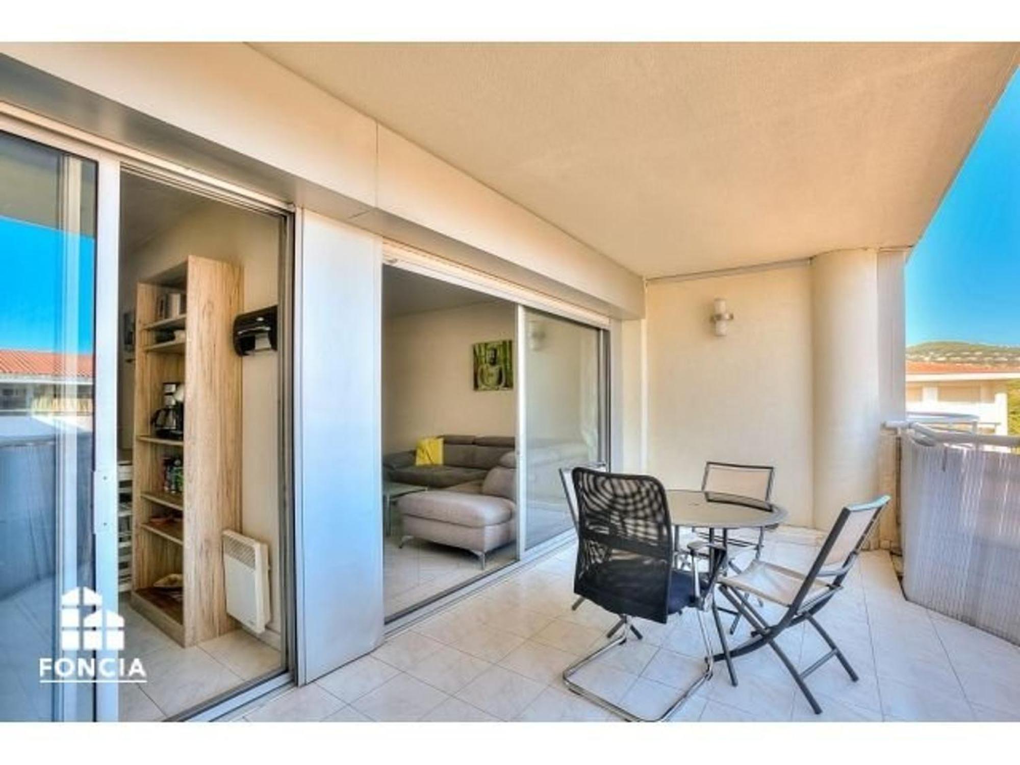 Juan Les Pins, 2 Pièces, 4 Personnes - Fr-1-252-169 Appartement Antibes